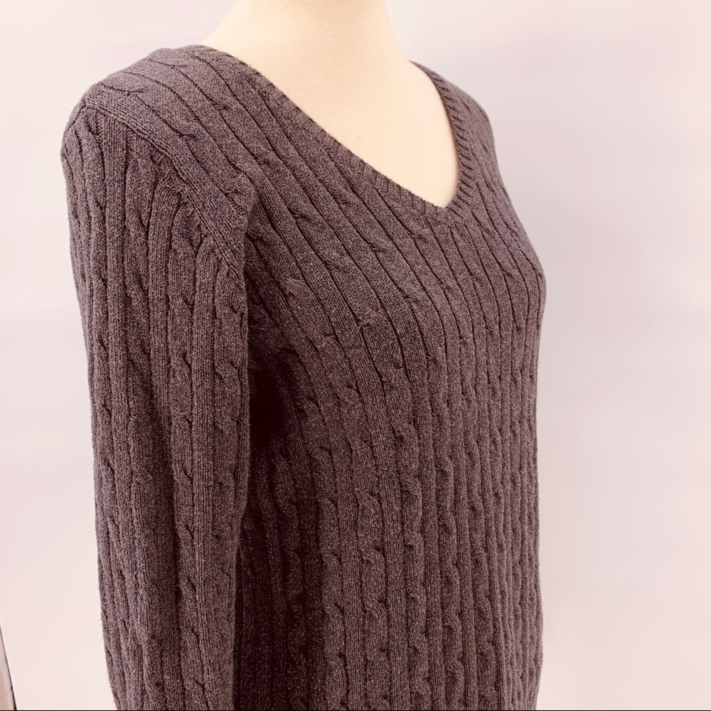 St. John’s Bay Gray Chunky Cable Knit V Neck Classic Sweater Women’s Small - Picture 3 of 8